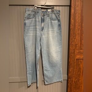 Rag & Bone Blue Denim Jeans. NWT. Lori mid rise crop. Size 34